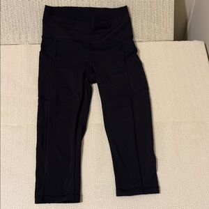 Lululemon Womens 4 cropped athletic legging with side pockets